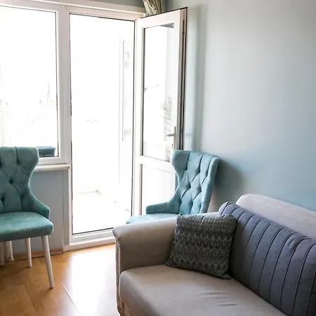 Apartment 2br-1lr Seaview Family Place Next To Center *