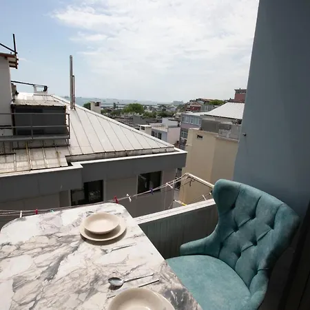 2br-1lr Seaview Family Place Next To Center Apartment *