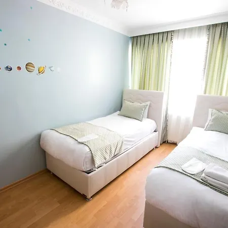 2br-1lr Seaview Family Place Next To Center